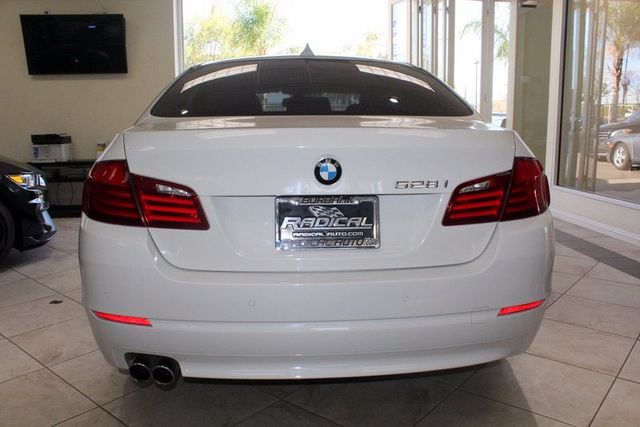 2011 BMW 5 Series 528i