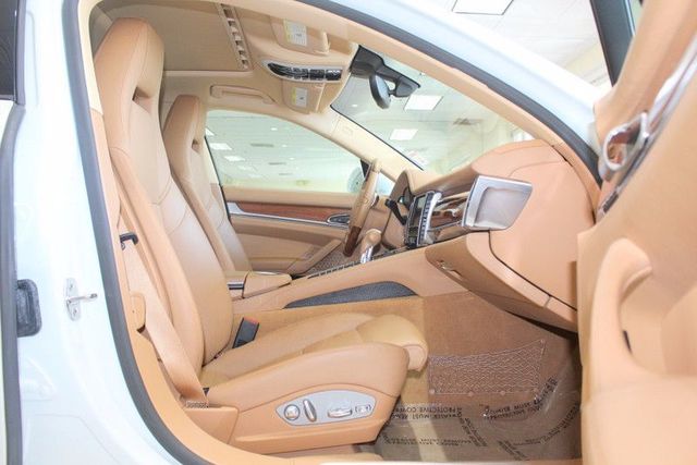 2013 Porsche Panamera Platinum Edition