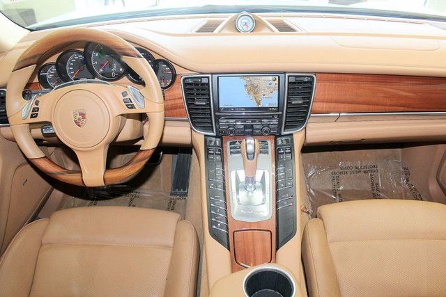 2013 Porsche Panamera Platinum Edition