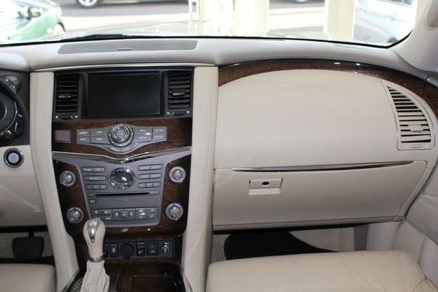 2011 INFINITI QX56 7-passenger