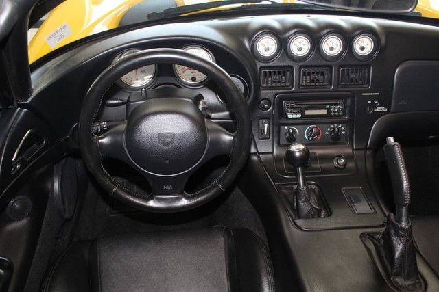 2001 Dodge Viper RT/10