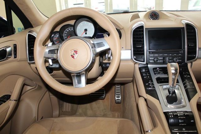 2013 Porsche Cayenne GTS