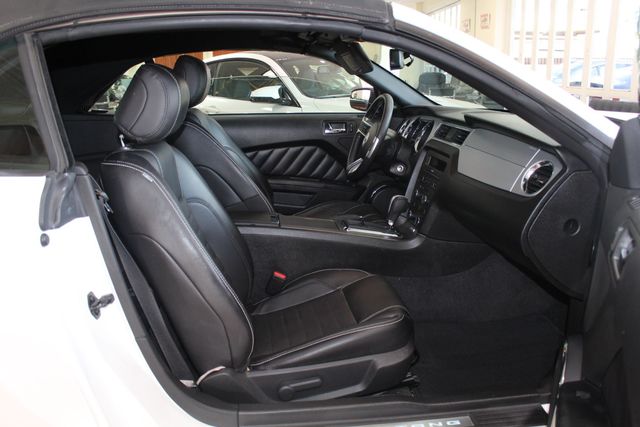 2013 Ford Mustang V6