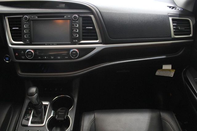 2016 Toyota Highlander Limited Platinum