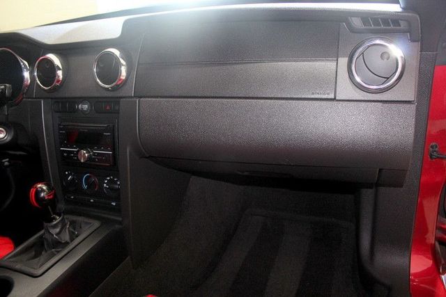2006 Ford Mustang Standard