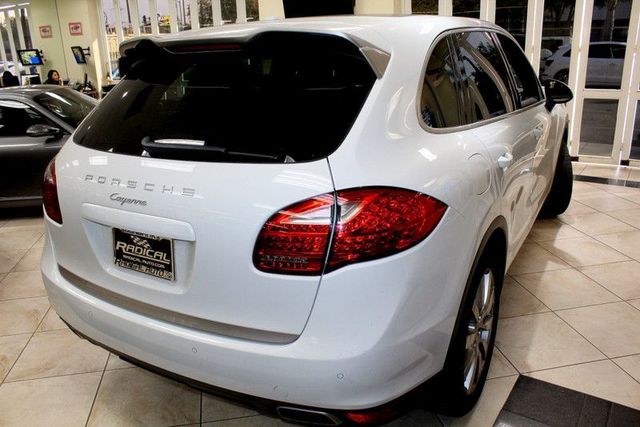 2014 Porsche Cayenne Platinum Edition