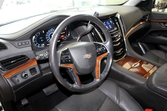 2016 Cadillac Escalade Luxury Collection