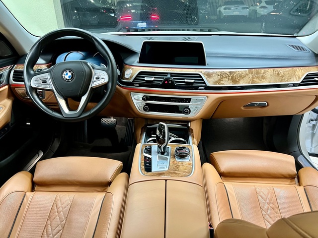 2019 BMW 750i