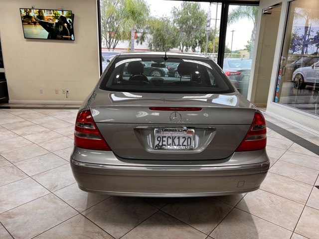2005 Mercedes-Benz E-320