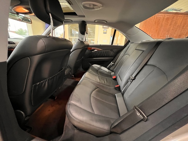 2005 Mercedes-Benz E-320