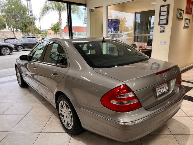 2005 Mercedes-Benz E-320
