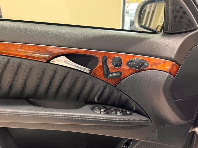2005 Mercedes-Benz E-320