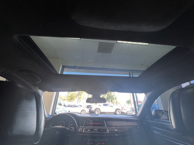 2015 BMW 750i M Sport