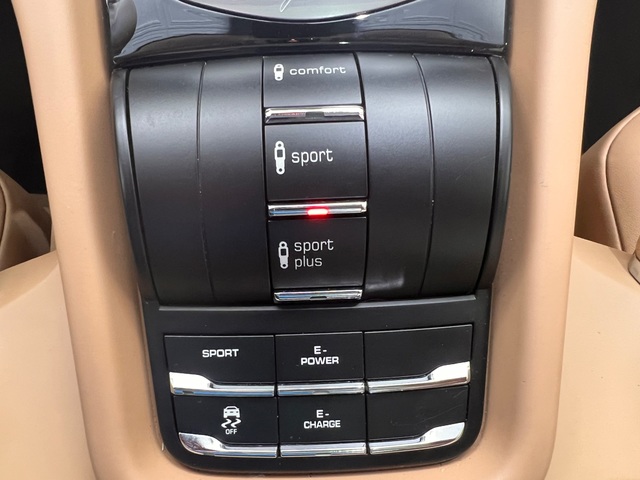 2016 Porsche Cayenne S E-Hybrid
