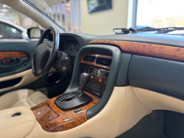 2000 Aston Martin Vantage DB 7