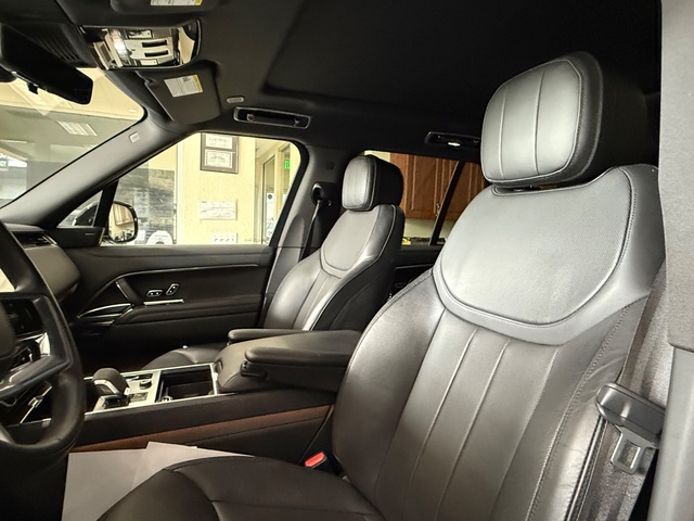 2023 Land Rover Range Rover P400 SE SWB