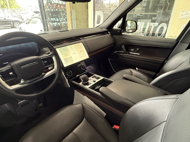 2023 Land Rover Range Rover P400 SE SWB