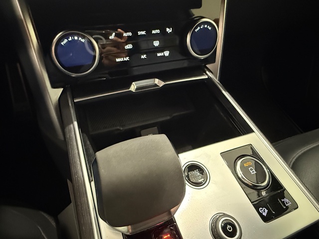 2023 Land Rover Range Rover P400 SE SWB