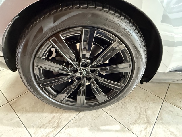 2023 Land Rover Range Rover P400 SE SWB