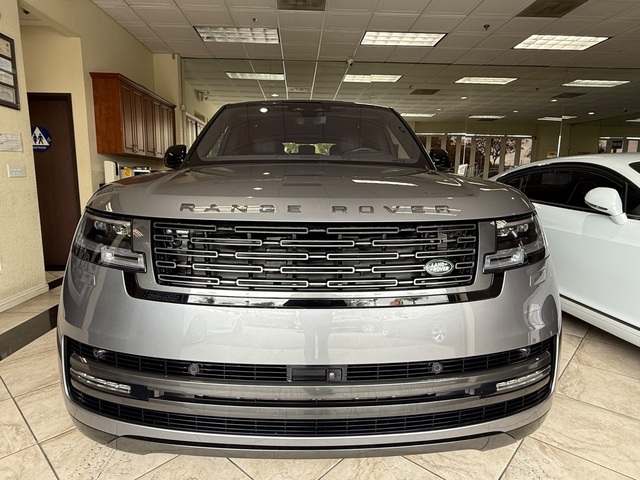 2023 Land Rover Range Rover P400 SE SWB