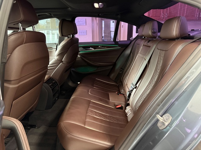 2018 BMW 540i M PKG