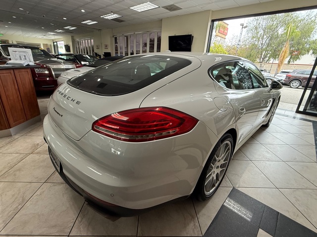 2015 Porsche Panamera