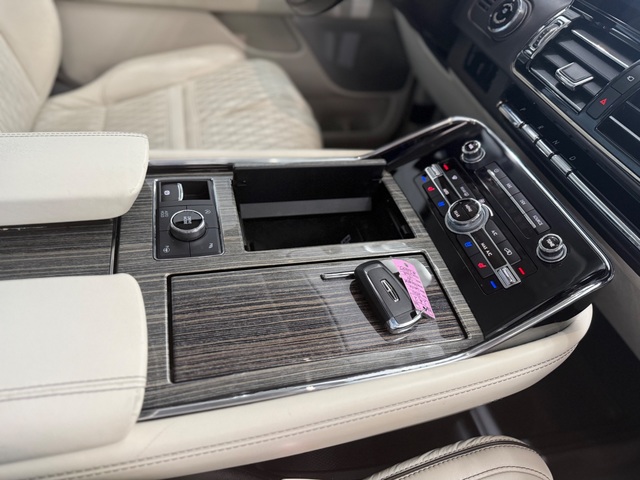 2020 Lincoln Navigator Black Label