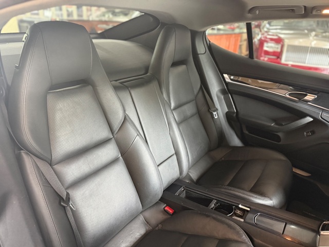 2013 Porsche Panamera Panamera 4