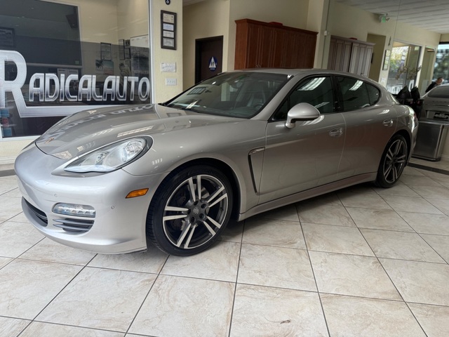 2013 Porsche Panamera Panamera 4