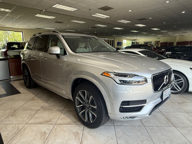 2017 Volvo XC 90 T6 MOMENTUM