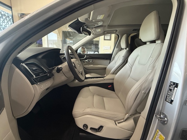 2017 Volvo XC 90 T6 MOMENTUM