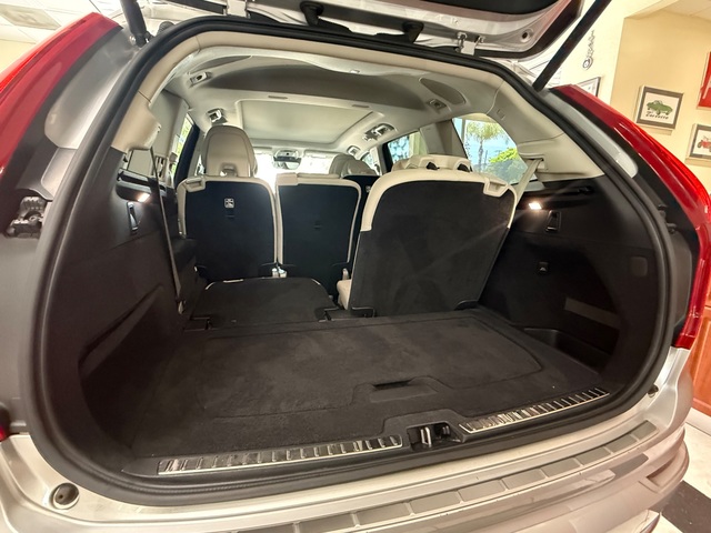 2017 Volvo XC 90 T6 MOMENTUM