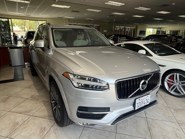 2017 Volvo XC 90 T6 MOMENTUM