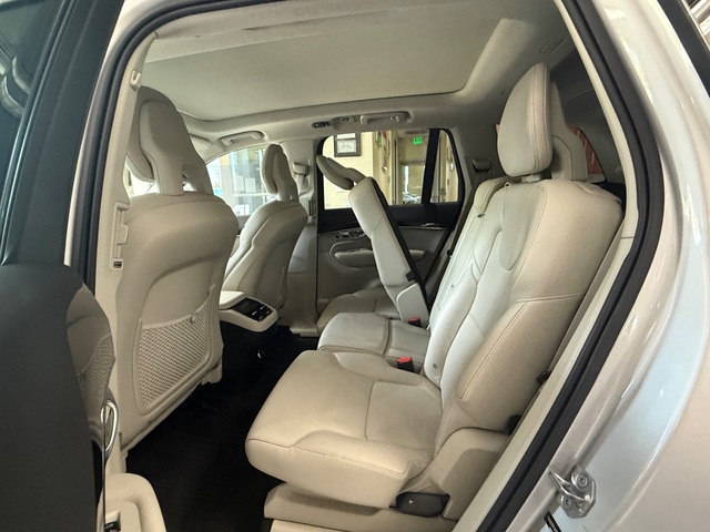 2017 Volvo XC 90 T6 MOMENTUM