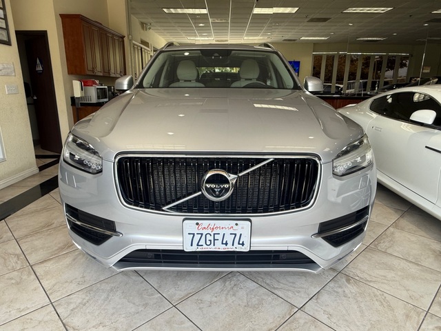 2017 Volvo XC 90 T6 MOMENTUM