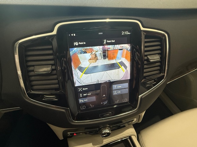 2017 Volvo XC 90 T6 MOMENTUM
