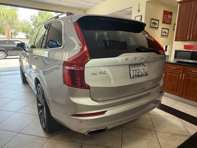 2017 Volvo XC 90 T6 MOMENTUM