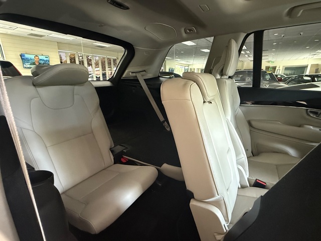 2017 Volvo XC 90 T6 MOMENTUM