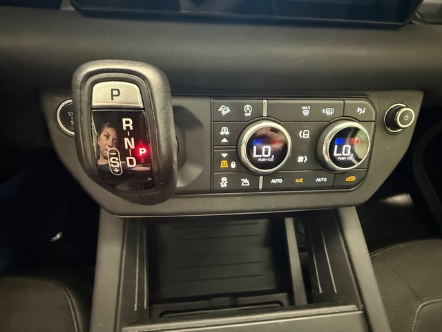 2021 Land Rover Defender 110 SE