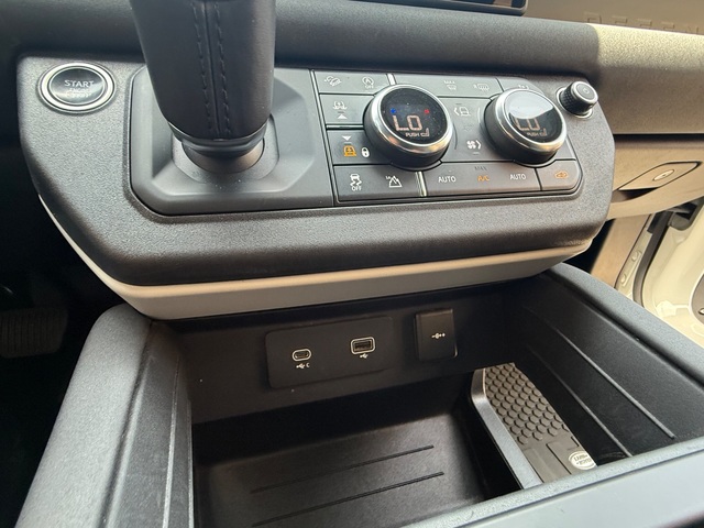 2021 Land Rover Defender 110 SE