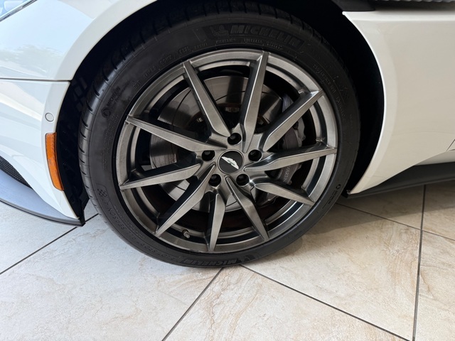 2019 Aston Martin DB 11