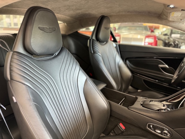 2019 Aston Martin DB 11