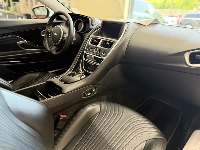 2019 Aston Martin DB 11