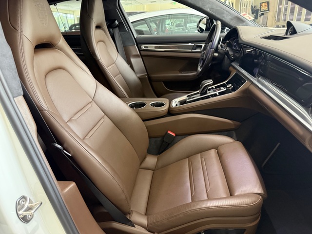 2019 Porsche Panamera Turbo S E-Hybrid