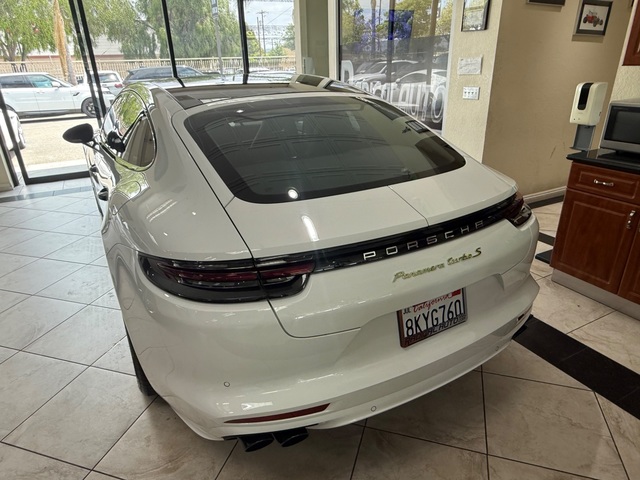2019 Porsche Panamera Turbo S E-Hybrid