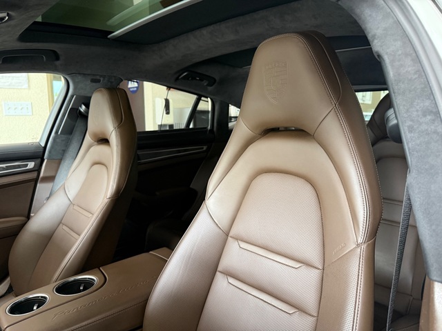 2019 Porsche Panamera Turbo S E-Hybrid