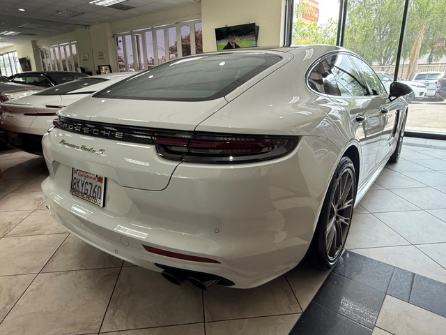 2019 Porsche Panamera Turbo S E-Hybrid