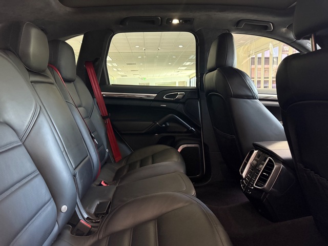 2016 Porsche Cayenne Turbo