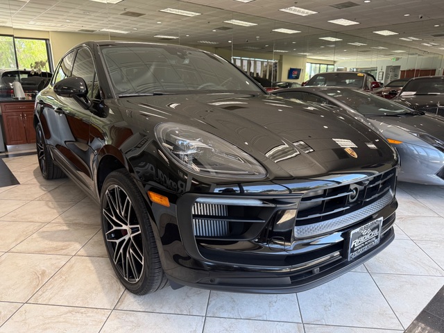 2022 Porsche Macan S AWD