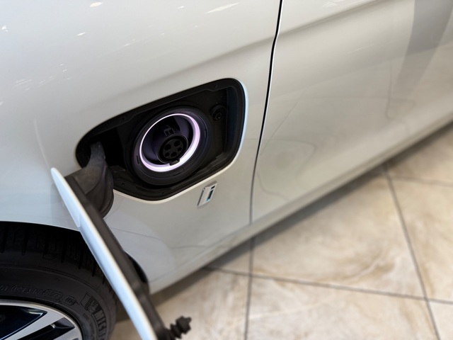 2018 BMW 330e Plug in Hybrid